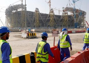 Πατέρας νεκρού εργάτη του Μουντιάλ του Κατάρ: «Δούλεψε μέχρι θανάτου για μία λίρα την ώρα»