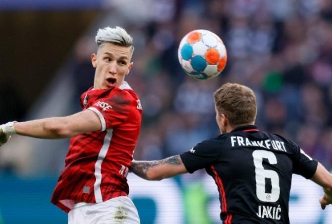 Ανακοινώνει Σλότερμπεκ η Ντόρτμουντ