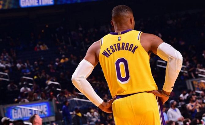 Ουέστμπρουκ: «Οι φίλοι των Λέικερς με γιούχαραν πέρυσι με τα παιδιά μου στο γήπεδο»