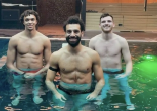 Λίβερπουλ: Σαλάχ, Άρνολντ και Ρόμπερτσον χαλαροί σε τζακούζι μετά το διπλό στο «Ντα Λουζ»