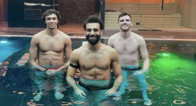 Λίβερπουλ: Σαλάχ, Άρνολντ και Ρόμπερτσον χαλαροί σε τζακούζι μετά το διπλό στο «Ντα Λουζ»