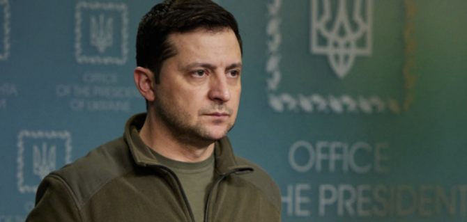 Πόλεμος στην Ουκρανία – Ζελένσκι: «Βρήκαμε ομαδικό τάφο με 900 νεκρούς στο Κίεβο»