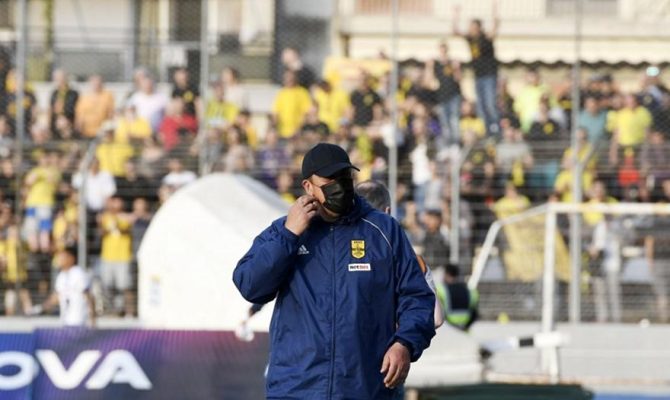 Μπούργος: «Πολύ χαρούμενος για τα τρία γκολ και την τρίτη θέση»