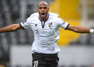 Στο κάδρο ο Εστουπινιάν