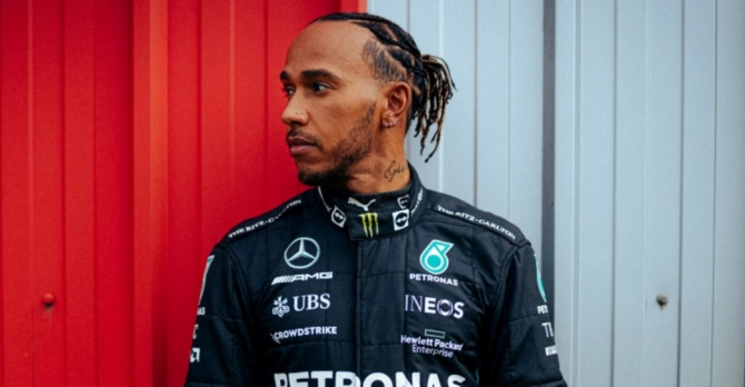 Formula 1: O Χάμιλτον, η ψυχική υγεία και η εξόρμηση για σερφ με τον Ράσελ