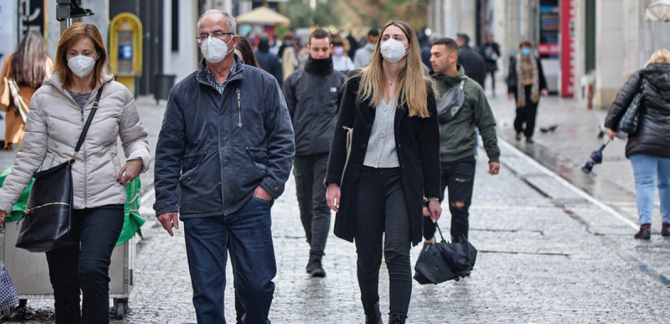 Κορωνοϊός: Στις 8.015 τα νέα κρούσματα – Στους 231 οι διασωληνωμένοι, 32 νέοι θάνατοι