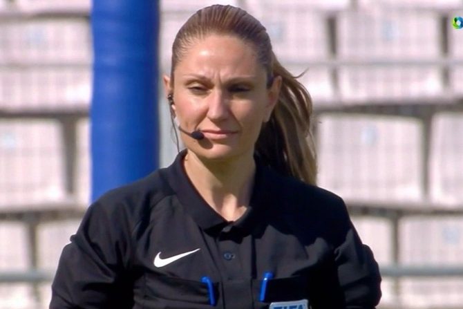 Βόλος – ΟΦΗ: Η Ελένη Αντωνίου έγινε η πρώτη γυναίκα διαιτητής στη Super League Interwetten