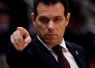 Ο Δημήτρης Ιτούδης αναλαμβάνει τη Φενέρμπαχτσε
