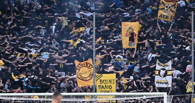 Επίσκεψη οπαδών στα γραφεία της ΑΕΚ