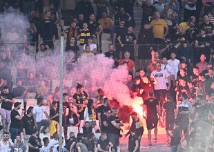 Επεισόδια έξω από το ΟΑΚΑ – Επενέβη η Αστυνομία