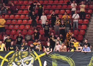 Πρόστιμο στην ΑΕΚ για υβριστικό σύνθημα