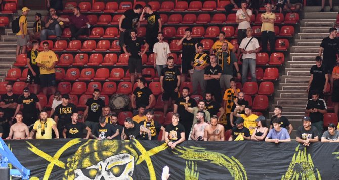 Πρόστιμο στην ΑΕΚ για υβριστικό σύνθημα