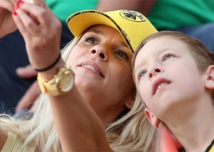 ΠΑΕ ΑΕΚ: «Χρόνια πολλά σε όλες τις μανούλες» (ΦΩΤΟ)