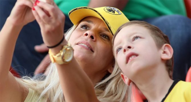 ΠΑΕ ΑΕΚ: «Χρόνια πολλά σε όλες τις μανούλες» (ΦΩΤΟ)