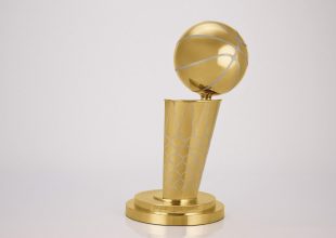 NBA: Αυτή είναι η νέα εντυπωσιακή όψη των τροπαίων
