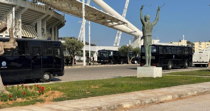 Ισχυρή αστυνομική παρουσία στο ΟΑΚΑ (pics)