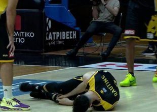 Αποχώρησε μετά από χτύπημα στο γόνατο ο Ράουτινς