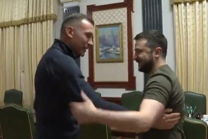 Πόλεμος στην Ουκρανία: Ο Σεβτσένκο συνάντησε τον Ζελένσκι και ζήτησε από όλους να βοηθήσουν τη χώρα του