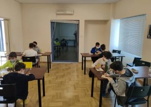 Κερδίζουν εμπειρίες οι μικροί σκακιστές