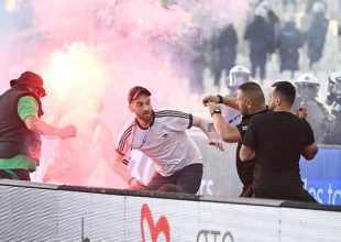 Παναθηναϊκός – ΠΑΟΚ: Επεισόδια μεταξύ οπαδών και αστυνομικών πριν από την έναρξη