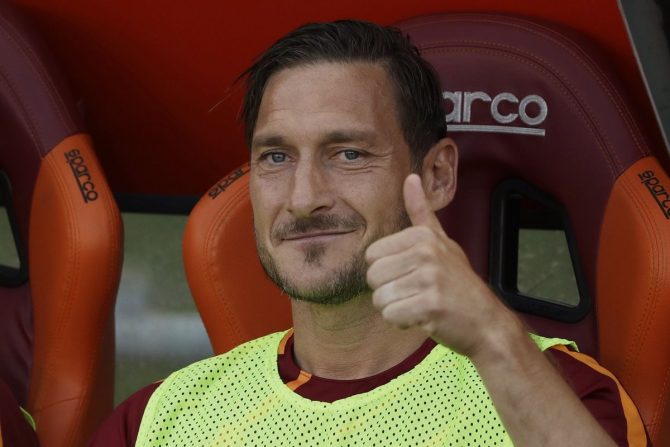 Τότι: “Θα συναντήσω τον Ντιμπάλα και ελπίζω να τον πείσω να έρθει στη Ρόμα”