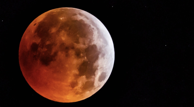 Πανσέληνος Μαΐου 2022: Τα χαράματα το «Ματωμένο Φεγγάρι»