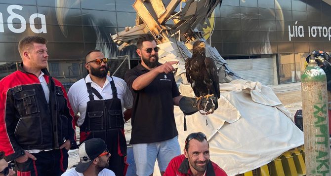 Οι φωτογραφίες με τον Ούγγρο γλύπτη και τον Οδυσσέα (PICS) Οι φωτογραφίες με τον Ούγγρο γλύπτη και τον Οδυσσέα (PICS)