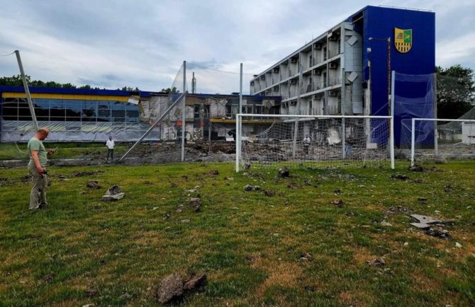 Βομβάρδισαν το προπονητικό κέντρο της Μέταλιστ οι Ρώσοι! Βομβάρδισαν το προπονητικό κέντρο της Μέταλιστ οι Ρώσοι!