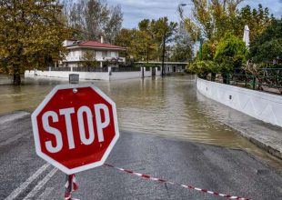 Καιρός – Κακοκαιρία Genesis: Βροχές μέχρι του Αγίου Πνεύματος – Πού θα υπάρξουν πλημμύρες – Πού θα χτυπήσει το 112
