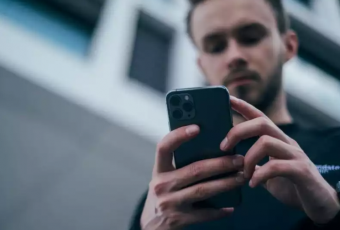 Αστυνομική ταυτότητα και δίπλωμα οδήγησης στο κινητό από τον Ιούλιο