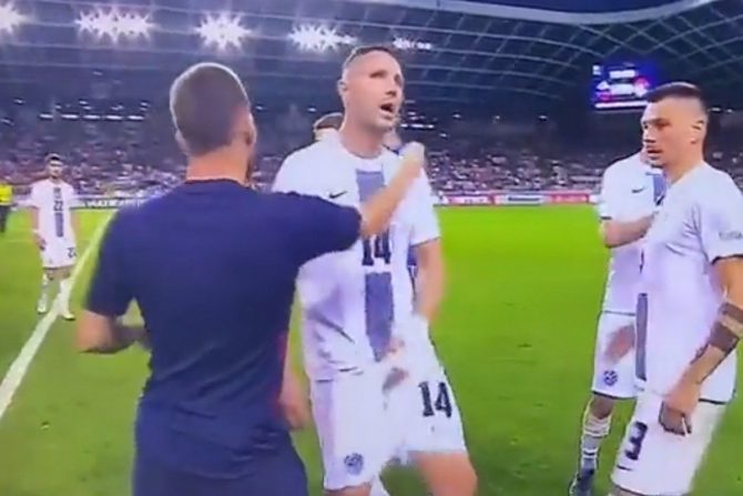 Άσεμνη χειρονομία του Κούρτιτς στο Σλοβενία – Σερβία