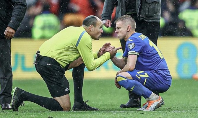 Ο Λαόθ παρηγόρησε τον δακρυσμένο Ζιντσένκο για τον αποκλεισμό της Ουκρανίας (pics)