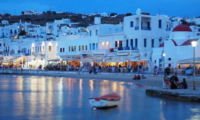 «Θέλετε αυτόγραφα από ποδοσφαιριστές; Πηγαίντε στη Μύκονο κατά τις 20:30»