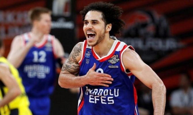 Νοκ άουτ με διάστρεμμα ο Λάρκιν στην Εφές