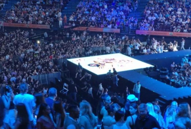 MAD VMA 2022: Επεισόδια και ξύλο μεταξύ των τράπερς Light και Snik