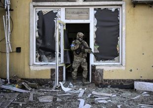 Ουκρανία: Εκρήξεις στο Κίεβο – Σφοδρές μάχες για τον έλεγχο της Σεβεροντονέτσκ