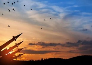 Ουκρανία: Αποστολή πυραυλικών συστημάτων από τις HΠΑ ανακοίνωσε ο Μπάιντεν