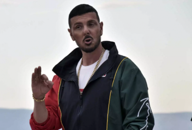 Βουρλιώτης για το ξύλο Snik – Light: «Σηκώθηκα και έφυγα αηδιασμένος» Βουρλιώτης για το ξύλο Snik – Light: «Σηκώθηκα και έφυγα αηδιασμένος»