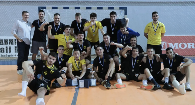 Ασημένιο μετάλλιο για τους Νέους