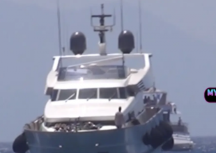 Υπερπολυτελής θαλαμηγός 40 μέτρων χτύπησε σε ξέρα στη Μύκονο και κινδυνεύει να βυθιστεί (vid)