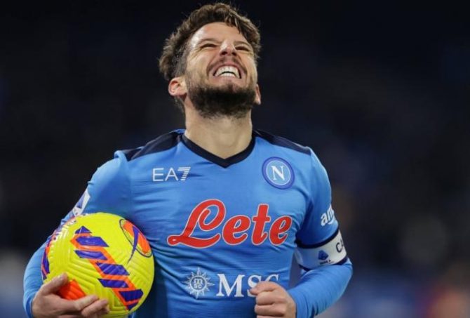 Ο Μέρτενς συμφώνησε με τη Γαλατασαράι για 1+1 χρόνο Ο Μέρτενς συμφώνησε με τη Γαλατασαράι για 1+1 χρόνο