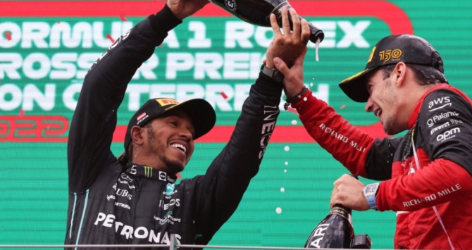 Formula 1, Χάμιλτον σε Λεκλέρ: «Δεν ήθελα να σε βγάλω εκτός αγώνα» Formula 1, Χάμιλτον σε Λεκλέρ: «Δεν ήθελα να σε βγάλω εκτός αγώνα»