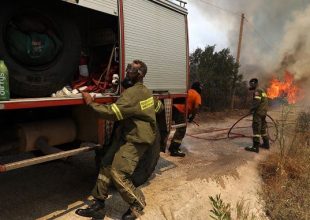 Φωτιές: Καλύτερη η εικόνα σε Ρέθυμνο και Πάτρα – Νέο μέτωπο στα Μέγαρα Αττικής