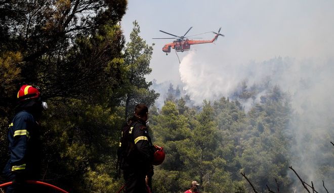Φωτιές: Πολύ δύσκολη μέρα η Κυριακή – Περιπολίες και απαγόρευση κυκλοφορίας