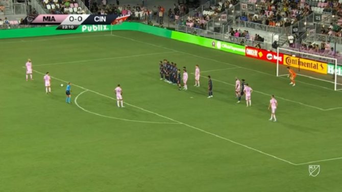 Το έχει ακόμα ο Ιγκουαΐν: Σκόραρε με τρελή φαουλάρα-ρουκέτα!