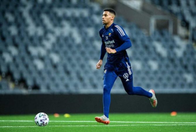 «Πρόταση της ΑΕΚ στην Τζουργκάρντεν για Χίεν, μιλάει και με τον παίκτη»