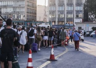Ξεκίνησε η έξοδος του Ιουλίου – “Βουλιάζουν” τα λιμάνια, στο 90% η πληρότητα στα πλοία