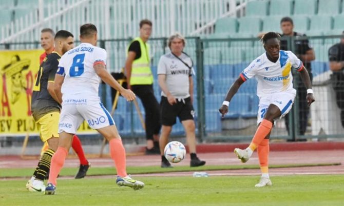 Αλώβητος στη Βουλγαρία ο ΑΠΟΕΛ