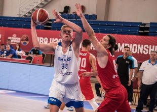 Ελλάδα – Πολωνία 82-67: Ο σούπερ Τανούλης κράτησε την Εθνική Νέων Ανδρών στην Α’ κατηγορία του Ευρωπαϊκού με νίκη επί της Πολωνίας