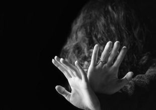 Γυναικοκτονία στην Κρήτη: Συγκλονίζουν οι λεπτομέρειες του εγκλήματος – “Σκότωσα τη μητέρα σου”